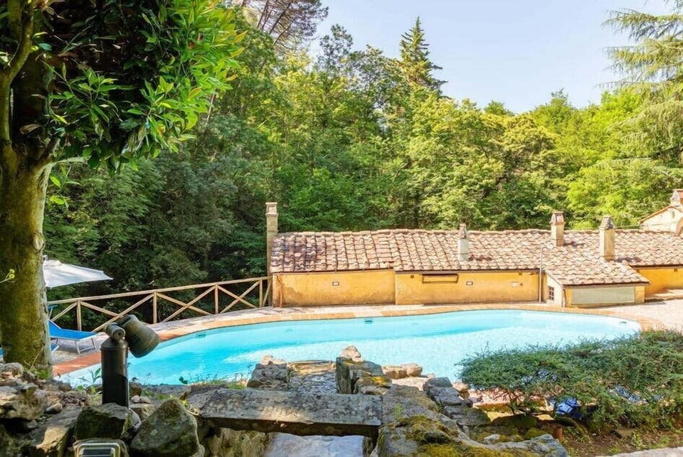 Seasonal outdoor pool, pool umbrellas, sun loungers