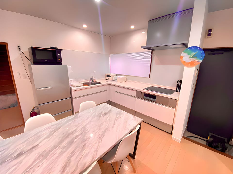 Basic House, Multiple Beds, Non Smoking, Beachside | In-room dining