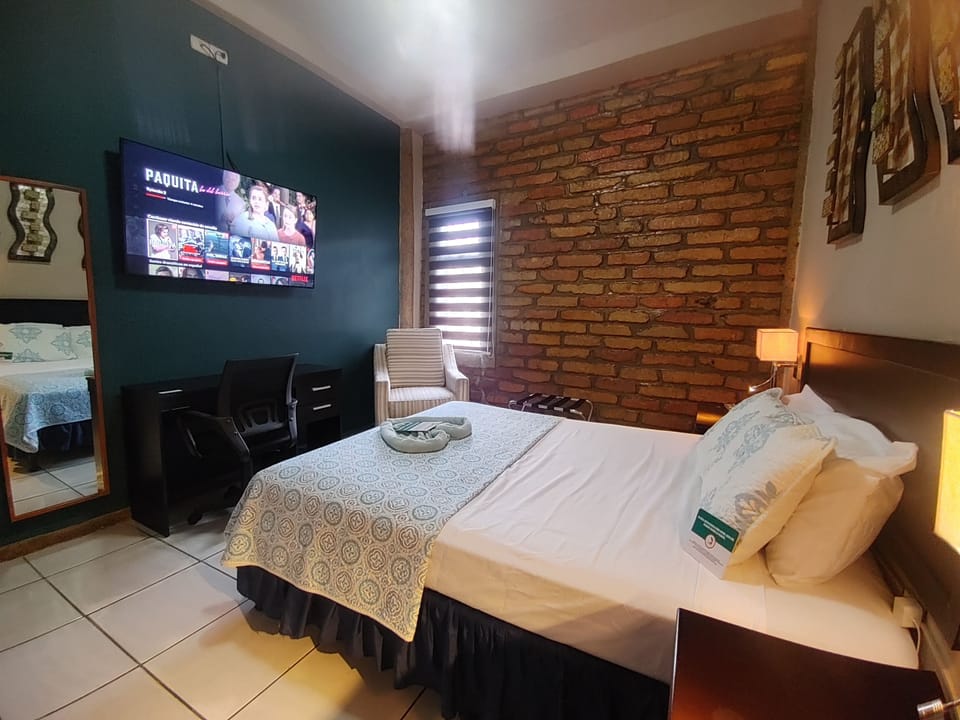 Exclusive Single Room, 1 Bedroom, Ensuite | Premium bedding, blackout drapes, soundproofing, WiFi (free)