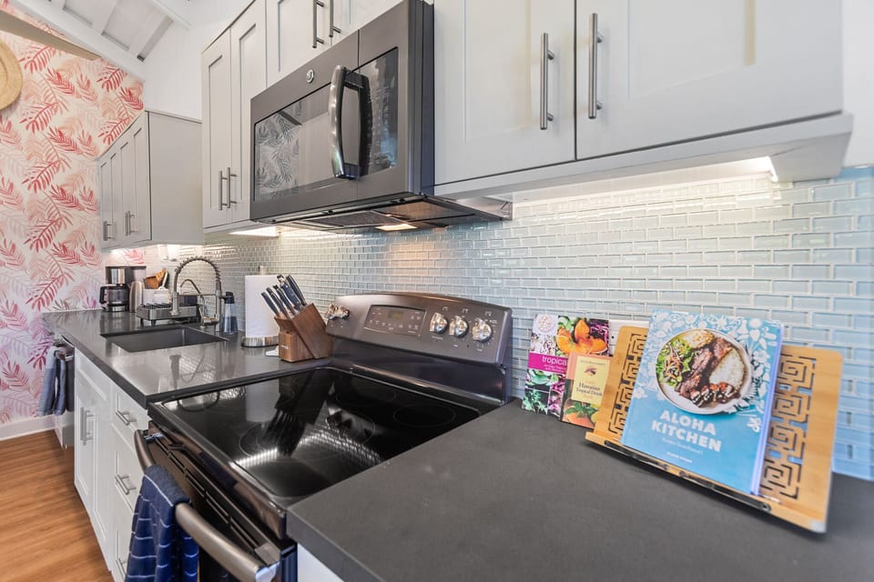 Charming bungalow with a fully equipped kitchen, perfect for your culinary needs