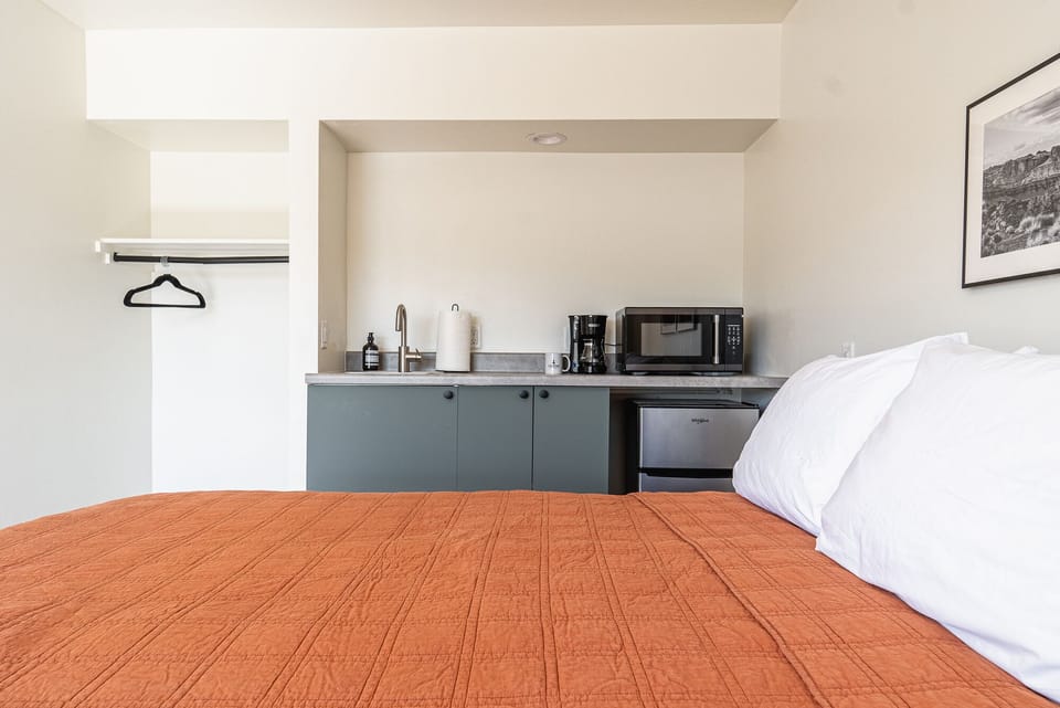 Bedroom - kitchenette