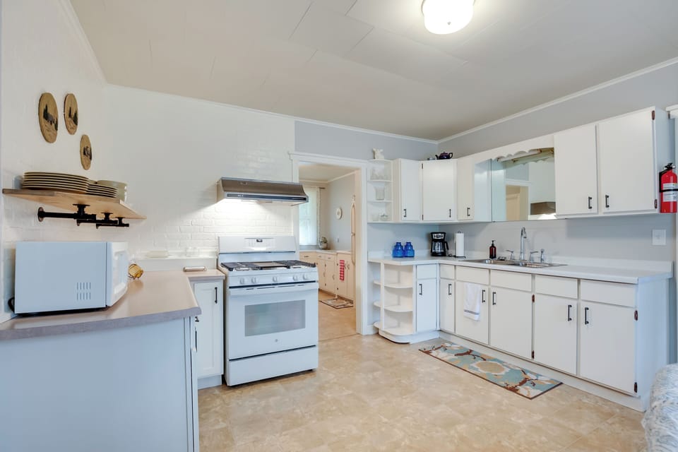 House (2 Bedrooms) | Interior