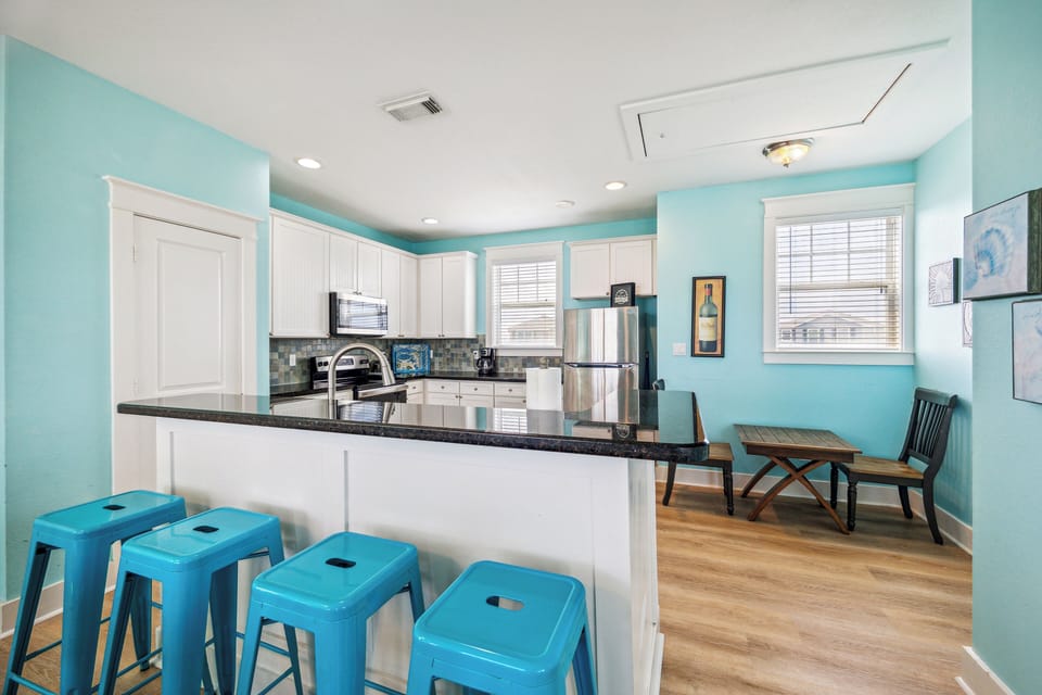 Side bar around the kitchen area