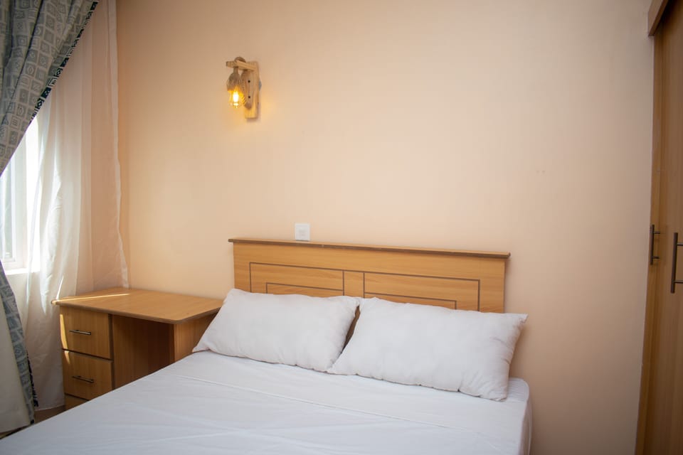 Basic Double Room | Iron/ironing board (on request), WiFi (free)