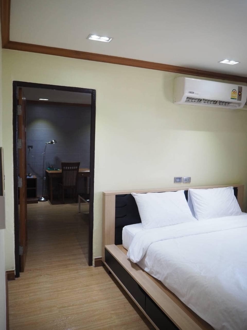 Standard Room | Desk, laptop workspace, free WiFi