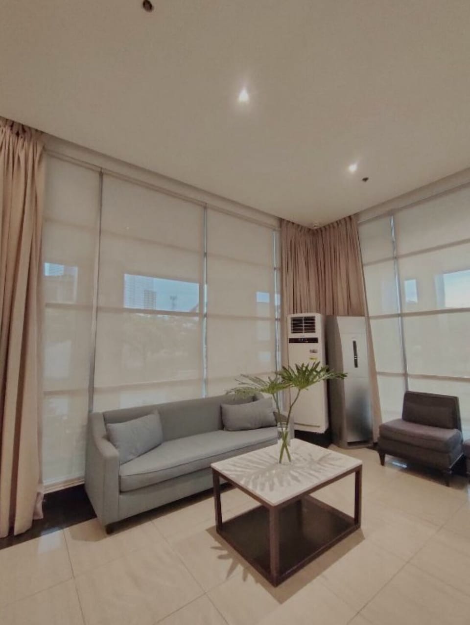 Comfort Condo, 1 Double Bed with Sofa bed, Refrigerator & Microwave, City View | Living area
