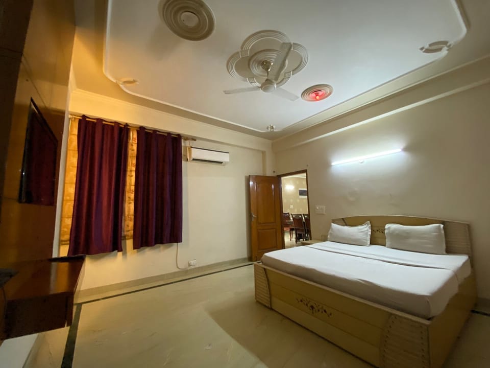 Deluxe Apartment | 3 bedrooms, iron/ironing board, free WiFi