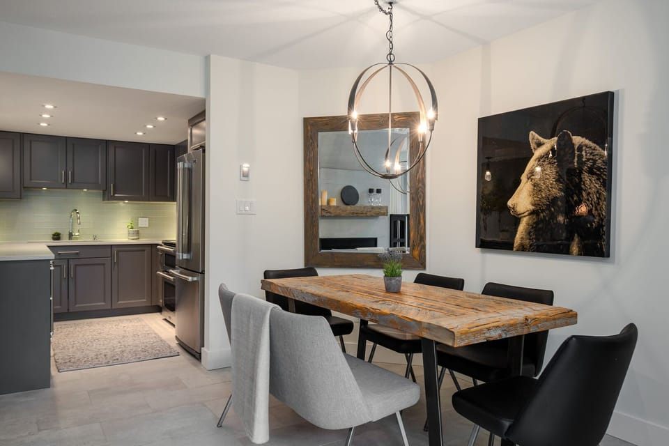 The dining area seats six comfortably and is perfect for group meals or evening board games.