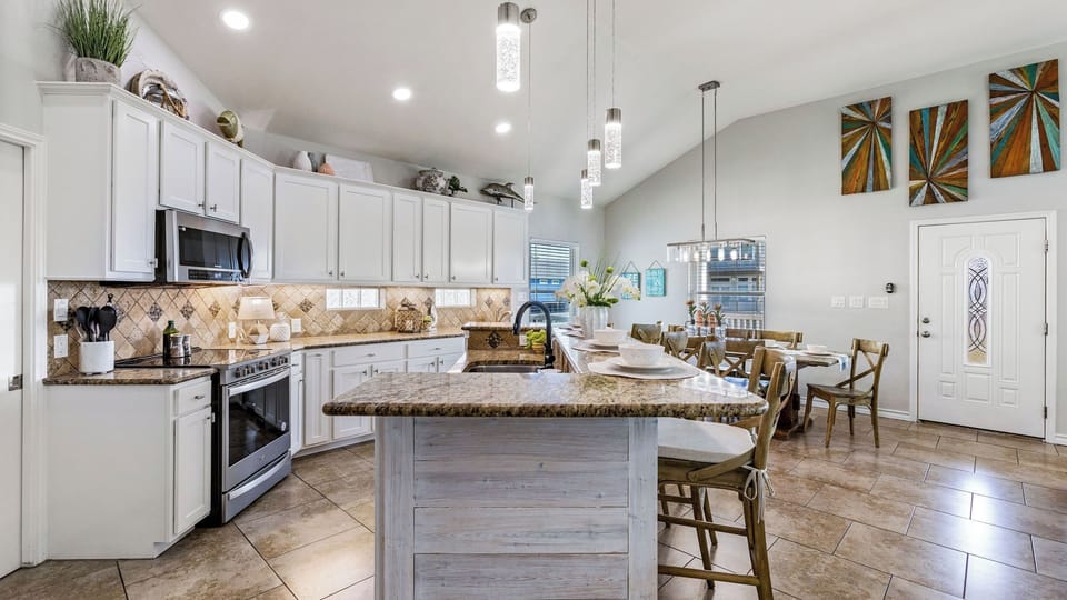 House (4 Bedrooms) | Interior