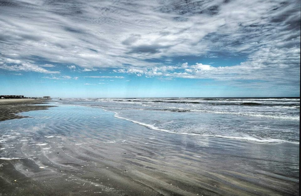 Newly Built, Outdoor Living, View, Boat Parking 50 Shades of Blue by Avantstay Cottage in Port Aransas