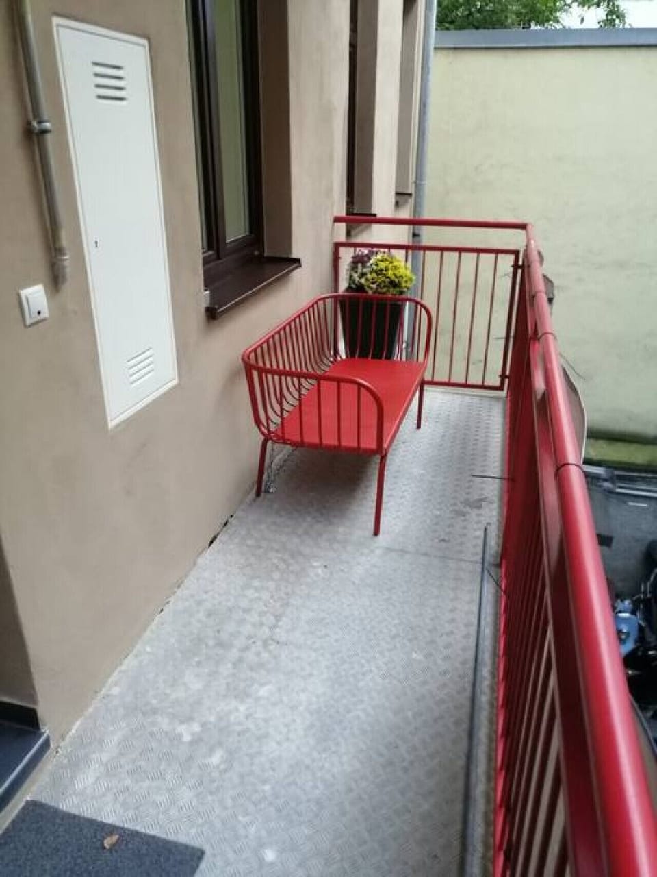 Step out onto the balcony, an outdoor oasis designed by Arbio Designers, where you can bask in the fresh air and scenic beauty.