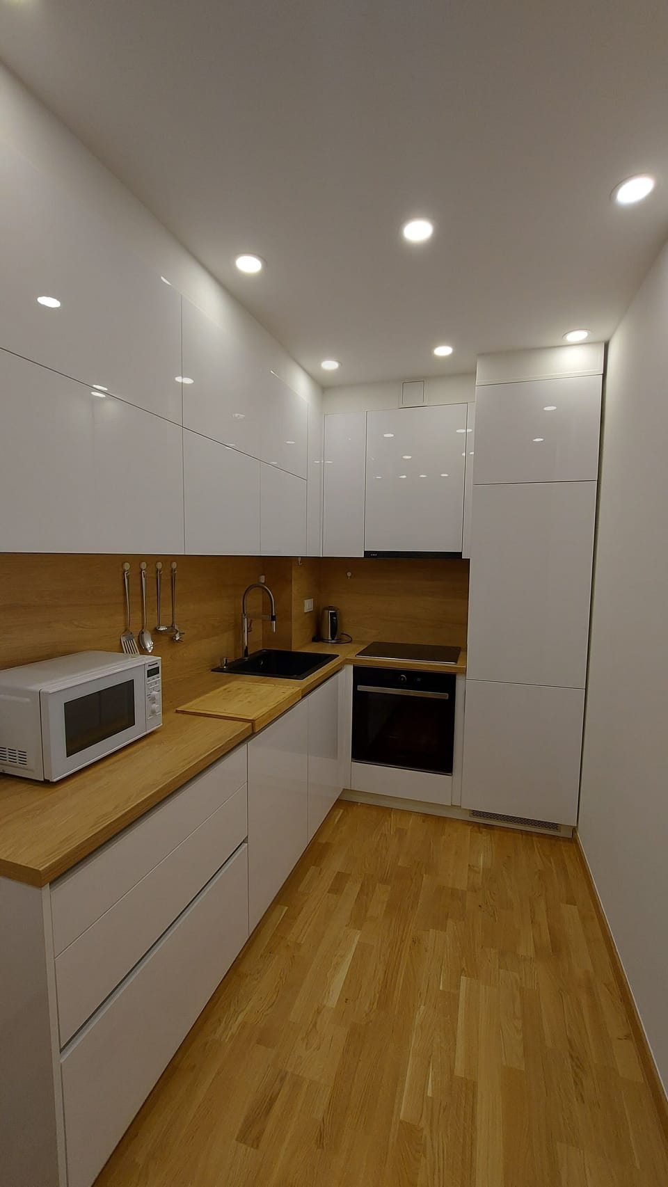 Luxury Apartment, 1 Bedroom, Non Smoking, River View | Private kitchen | Full-size fridge, microwave, oven, dishwasher