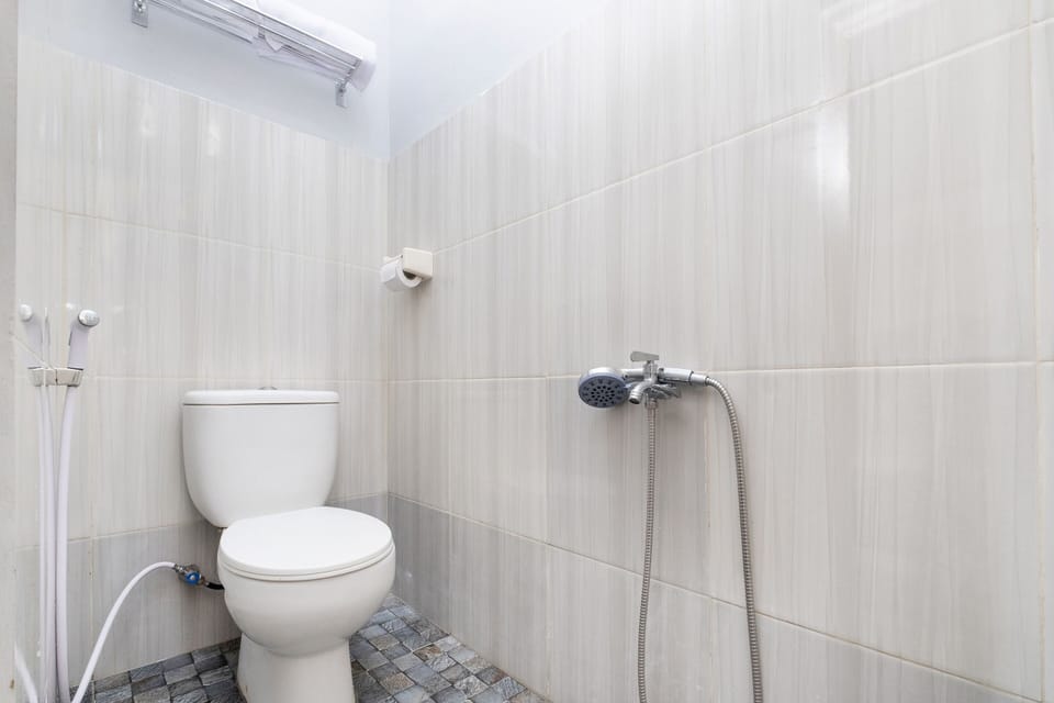 Deluxe Double Room | Bathroom | Shower, towels