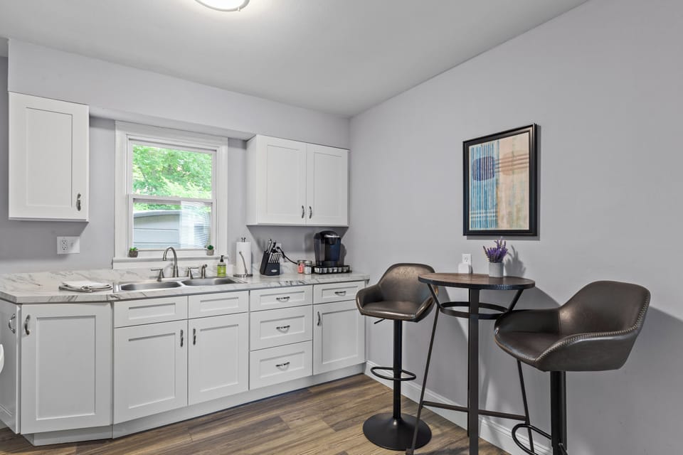 Kitchen/Dining Area