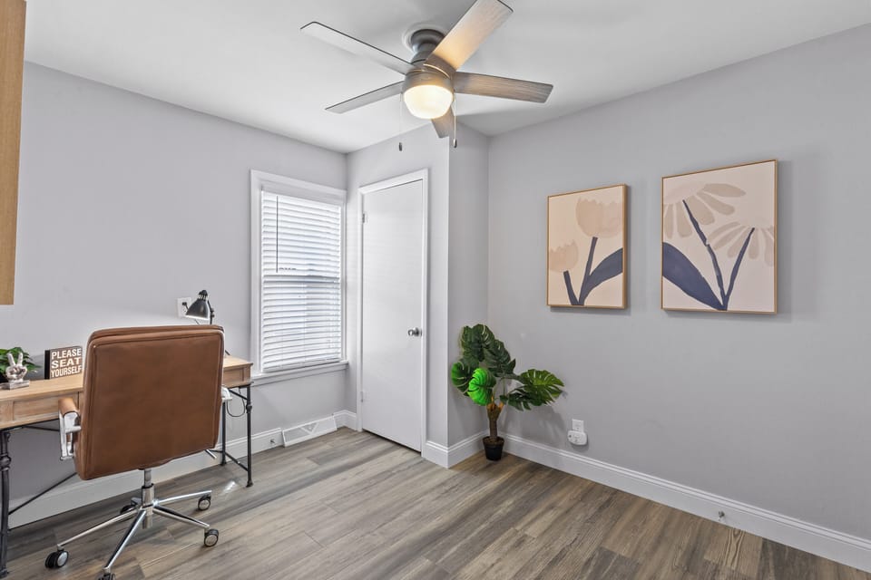 Dedicated Workspace/Fan