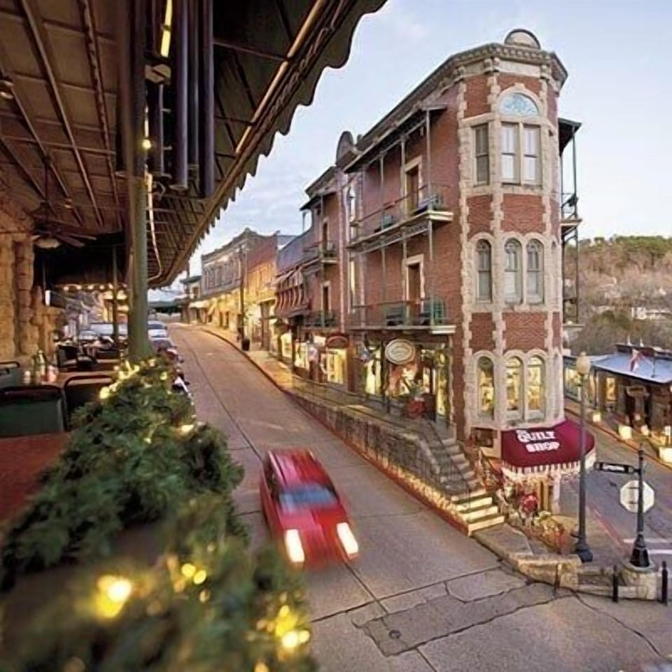 downtown eurkea springs l 