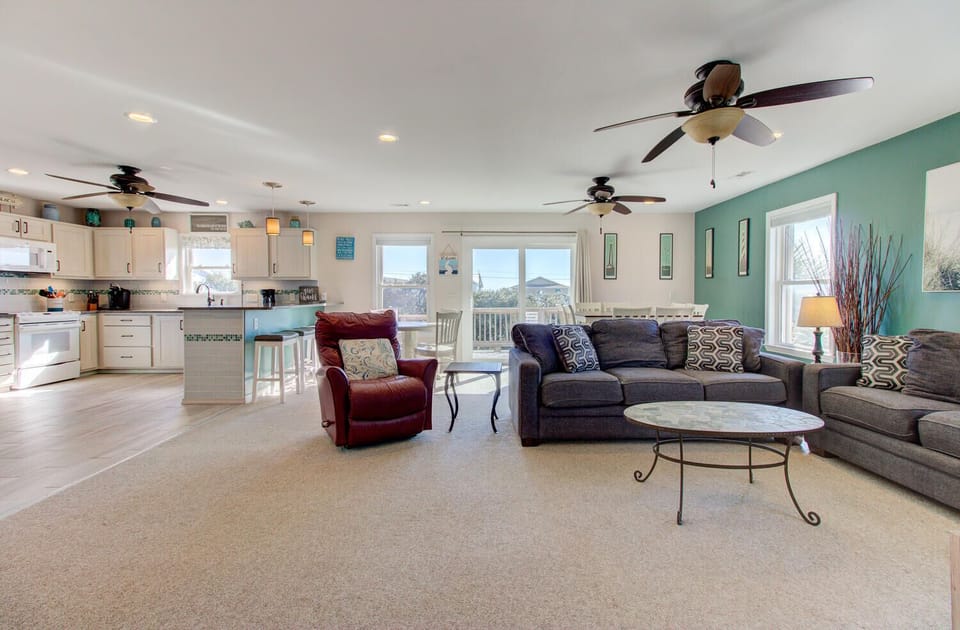 Atlantic Views-Main Living Area