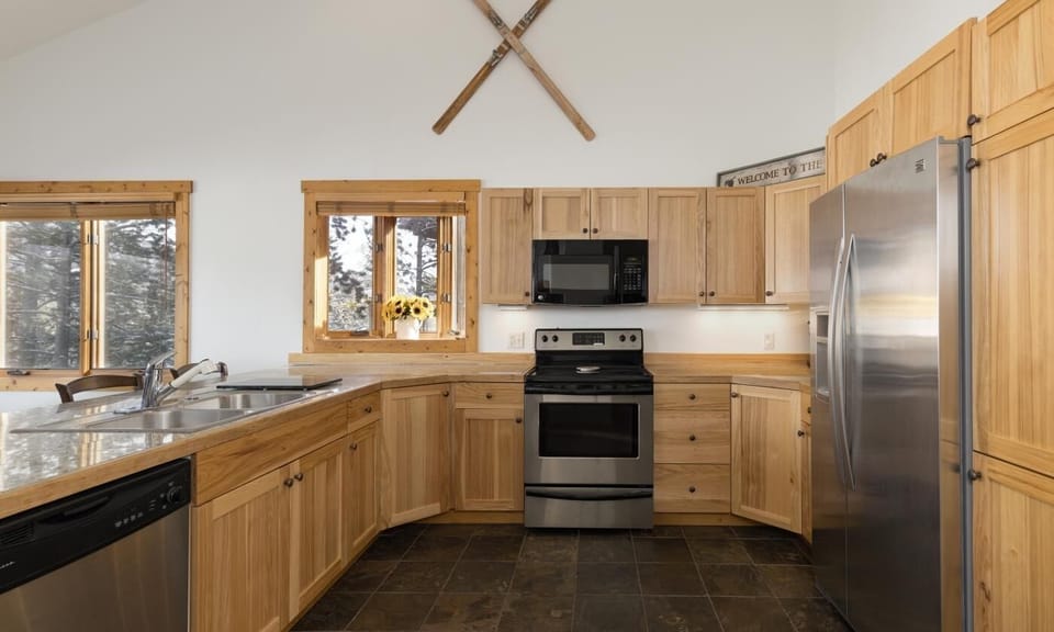 Pines J4 kitchen4