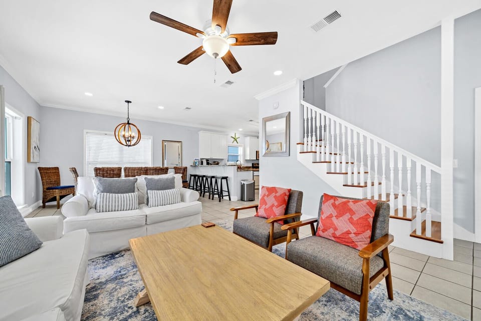 Living room to the kitchen
