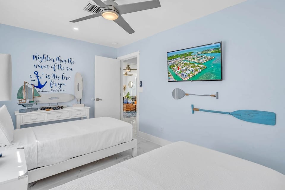 Bedroom 3 2 twins and smart TV