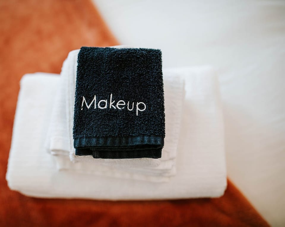 Fresh, clean, and ready for your morning (or evening) glam session.