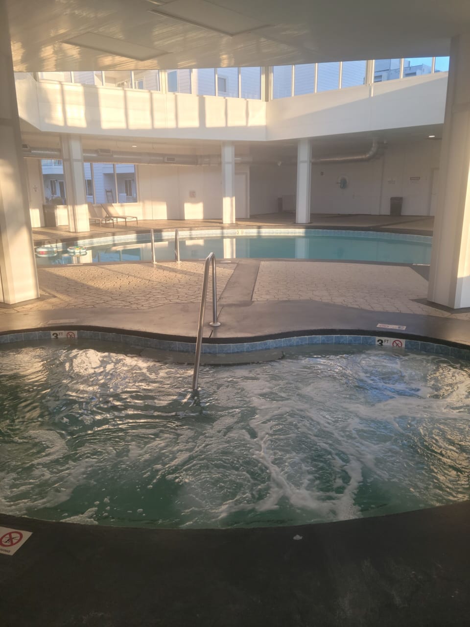 Indoor pool/hot tub