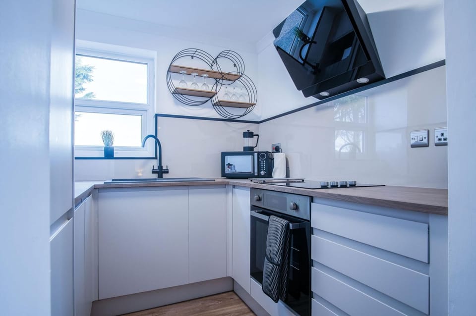 Gower Hideaway - 3 Bed Apartment - Ocean Breeze (4801)