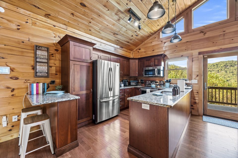 The fully-stocked kitchen has everything you need.