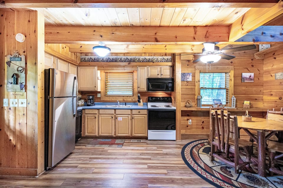 Fully equipped kitchen to prepare delicious homemade meals. 