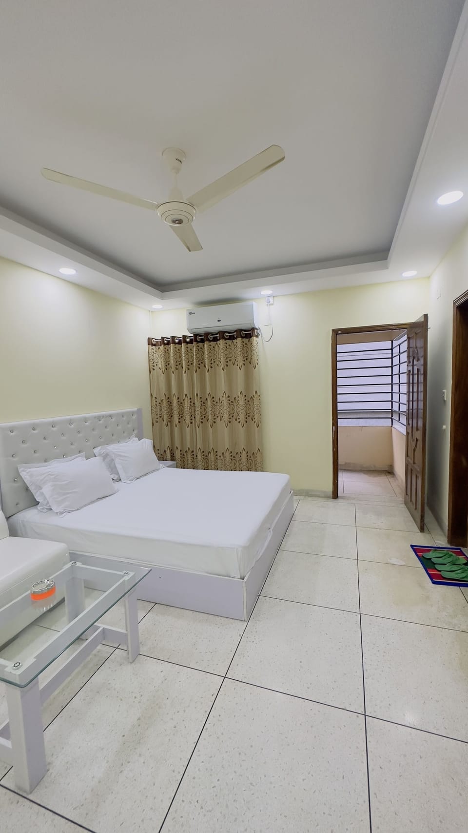 Deluxe Double Room | Egyptian cotton sheets, premium bedding, pillowtop beds, soundproofing