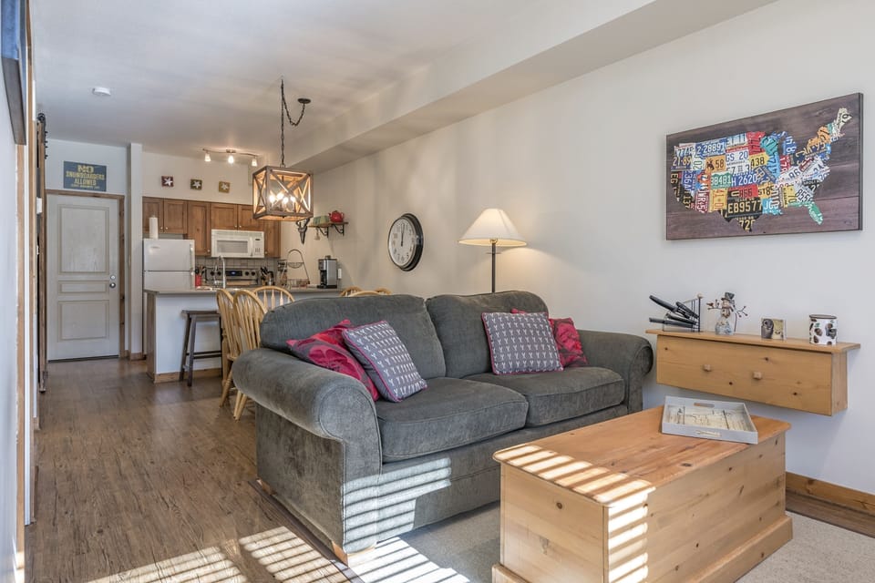Open Concept for Easy Entertaining 