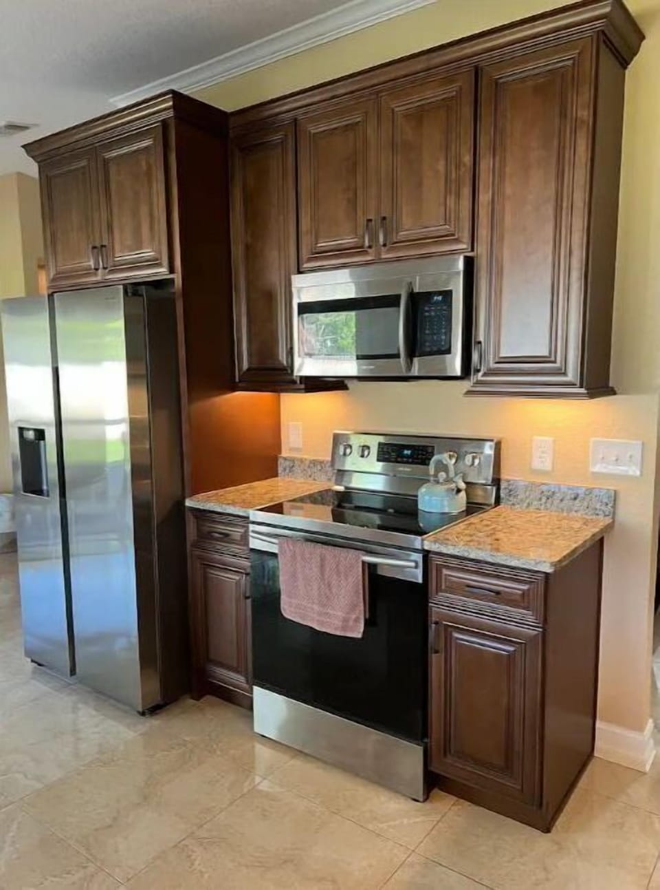 Modern kitchen with granite