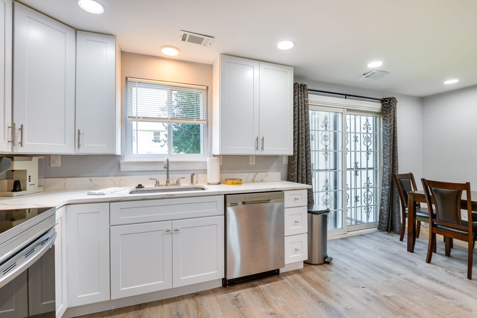 Kitchen | Coffee Maker | Dishwasher | Granite Countertops