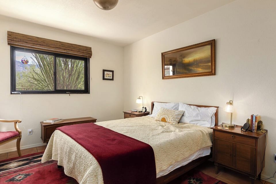 Guest bedroom 