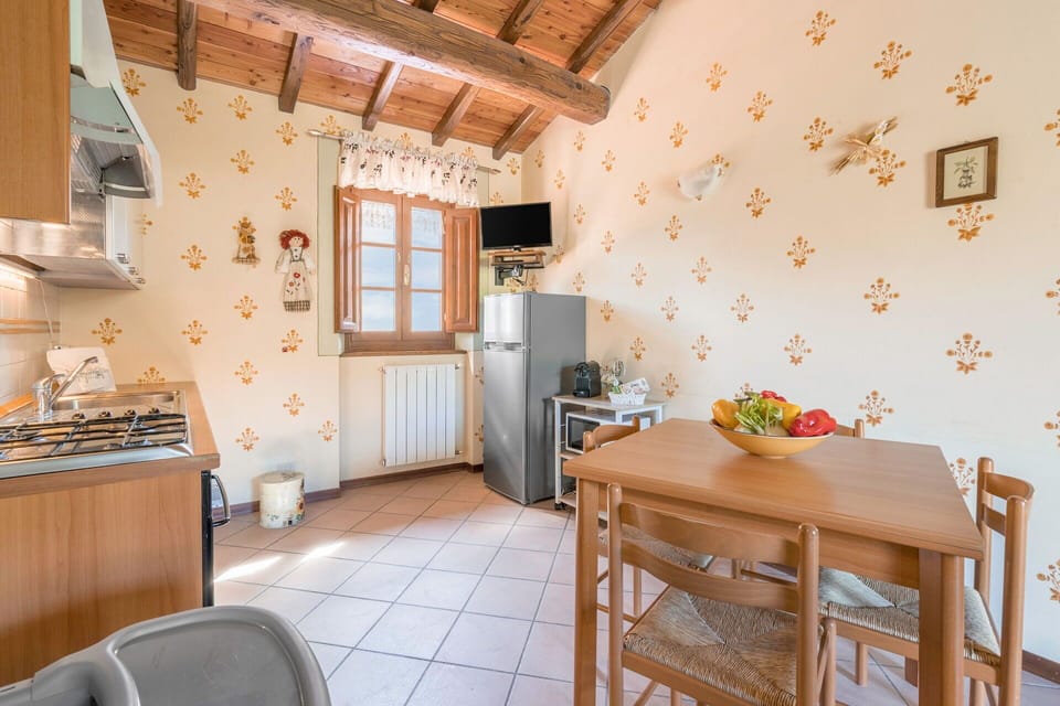 Autumn, Dining Room, Kitchen, Living Room, Spring, Summer