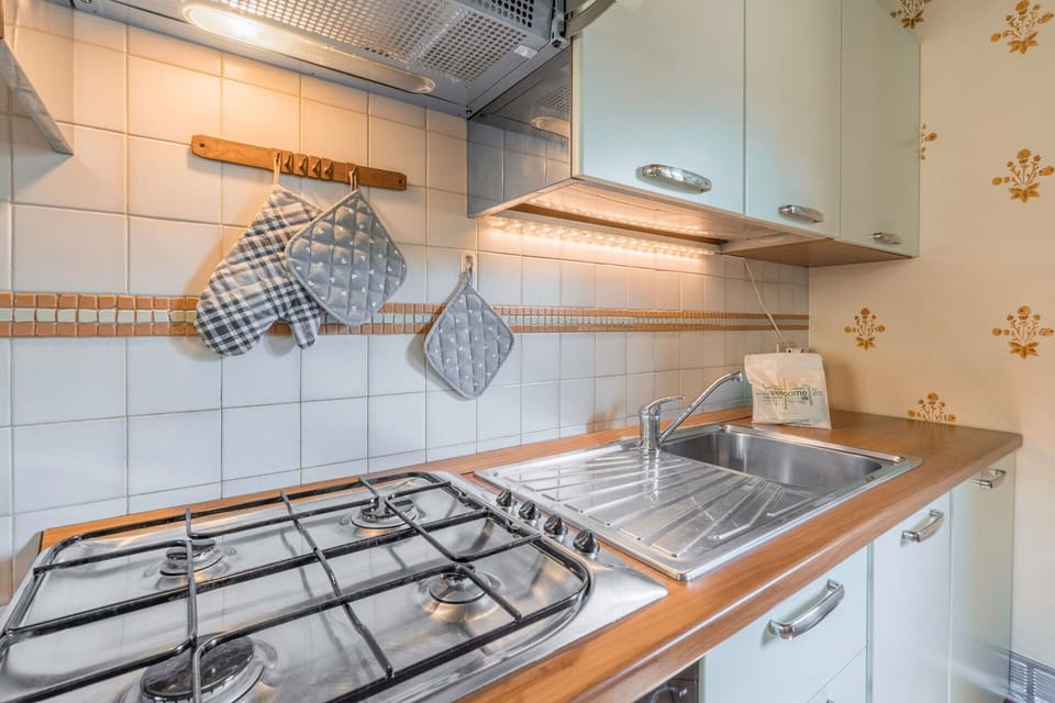 Autumn, Kitchen, Spring, Summer