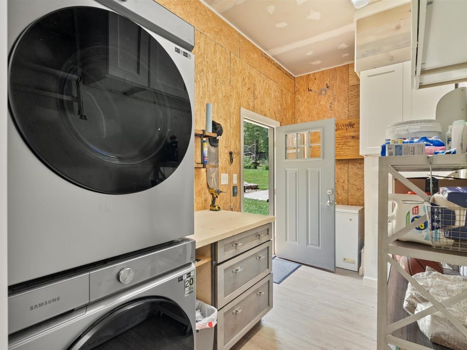 1st floor laundry room available for guest