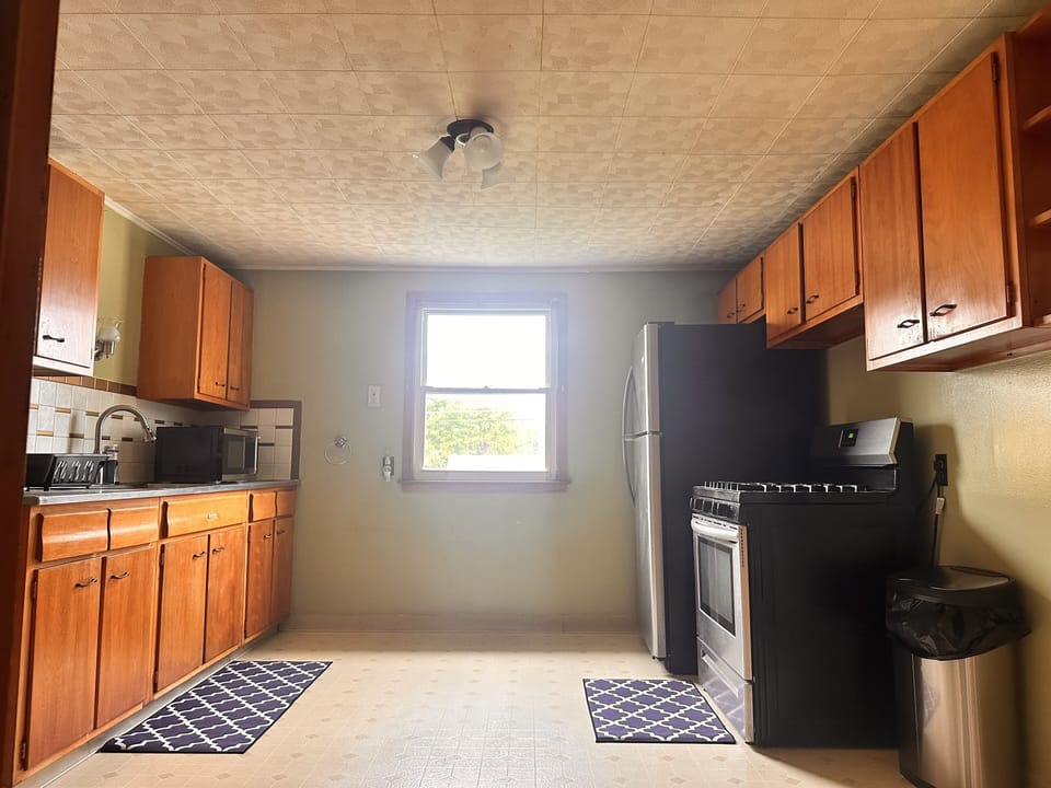 Full kitchen 