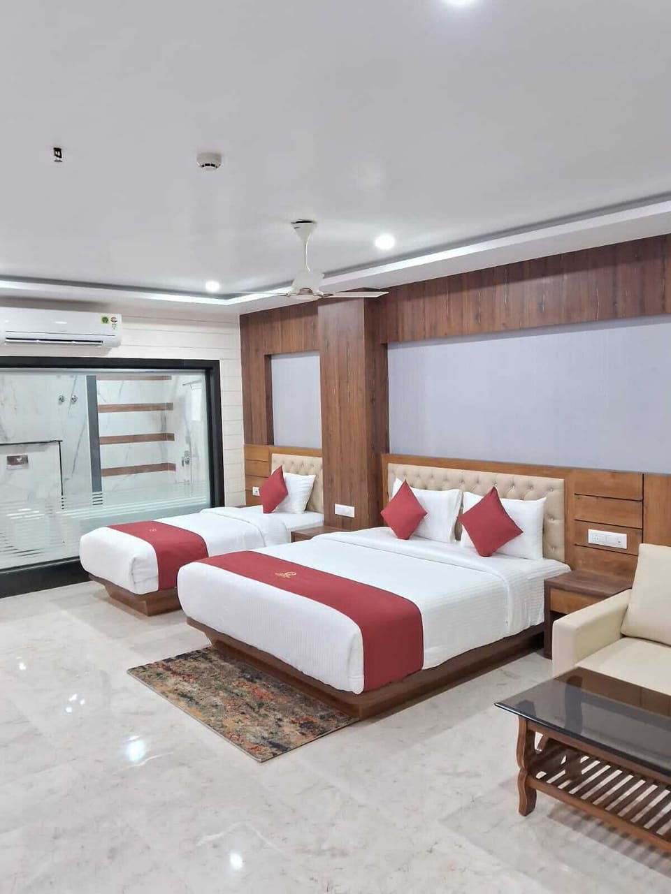 Luxury Room | Premium bedding, down comforters, Select Comfort beds, minibar