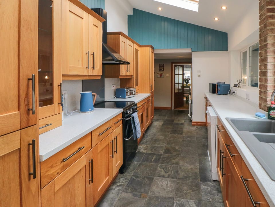 Fridge, dishwasher, electric kettle, toaster