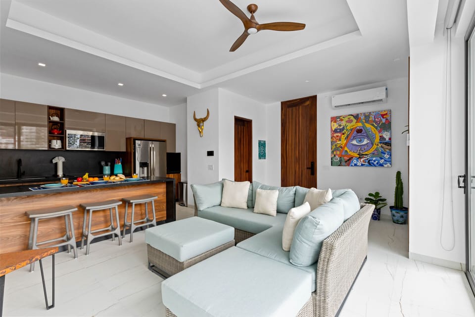 Condo - Image 1