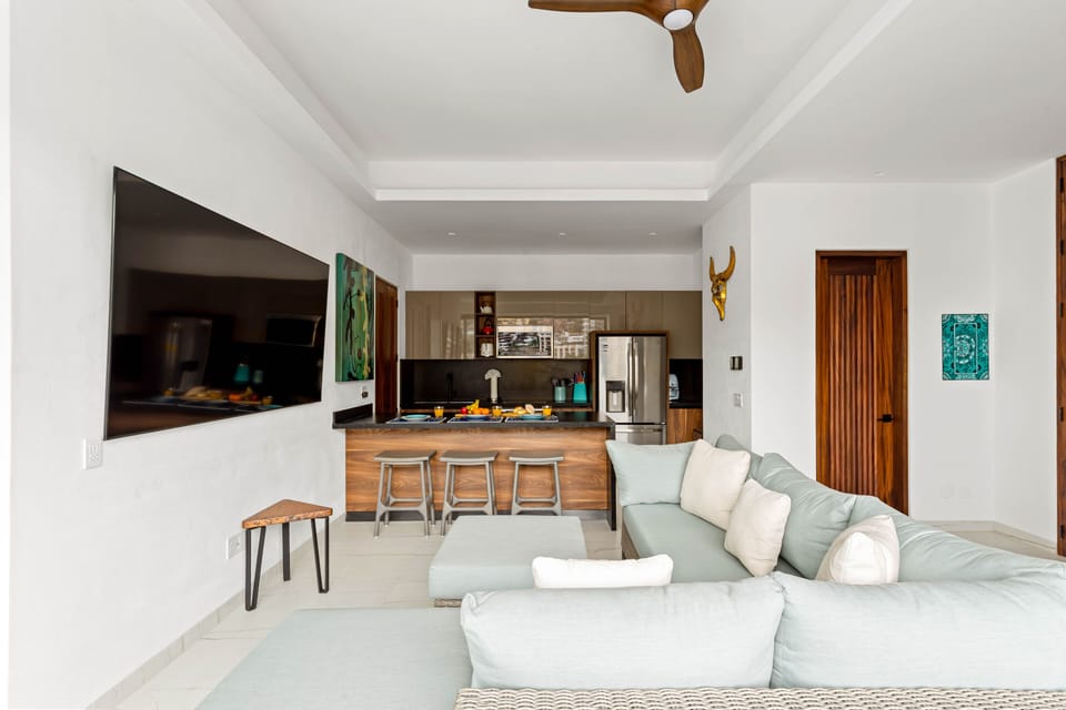 Condo - Image 4