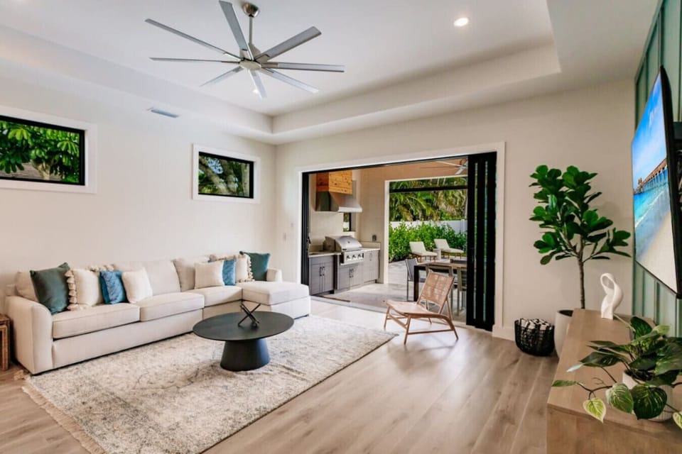 Living Room Pullout Queen Sofa