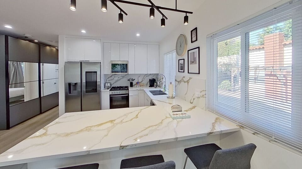 DINING AREA & KITCHEN -- View 3D Virtual Tour of the Property Here: http://tinyurl.com/2zcdfsvb