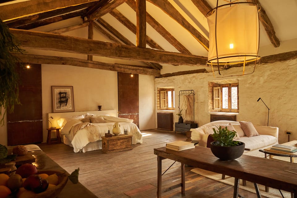Signature Suite | Premium bedding, down comforters, minibar, free WiFi