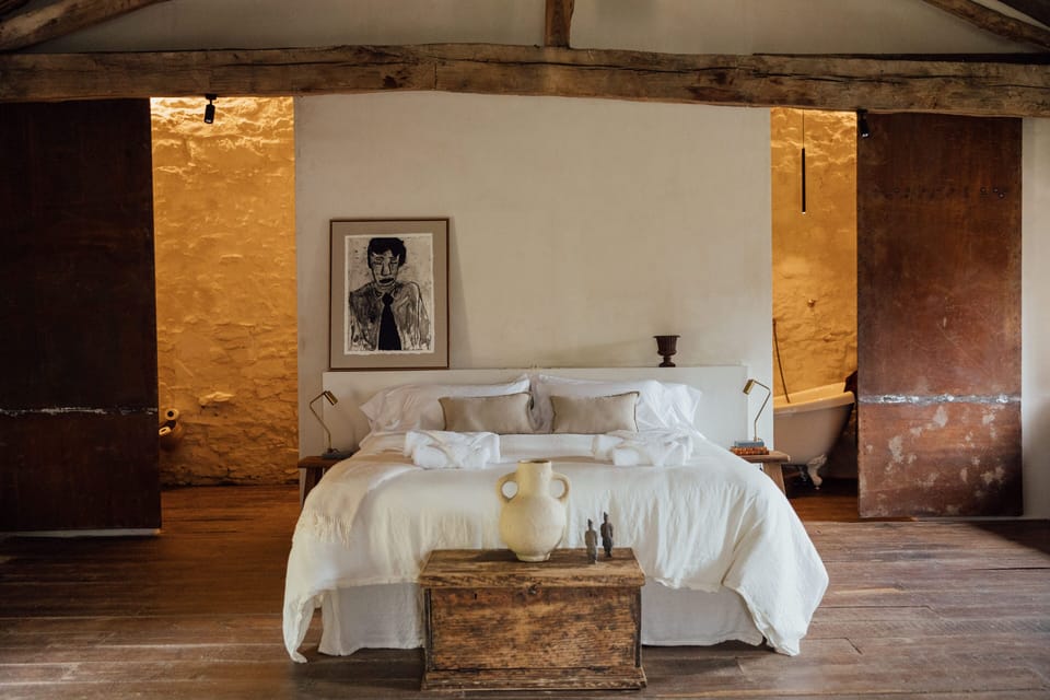 Signature Suite | Premium bedding, down comforters, minibar, free WiFi