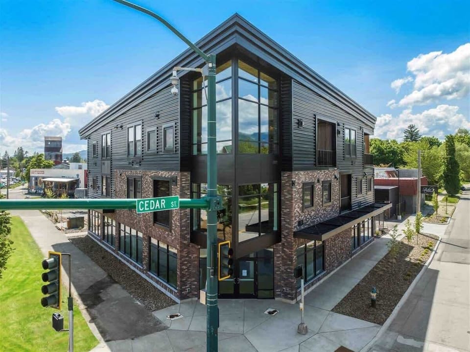 503 Cedar - Sandpoint`s newest resort condos in town. 