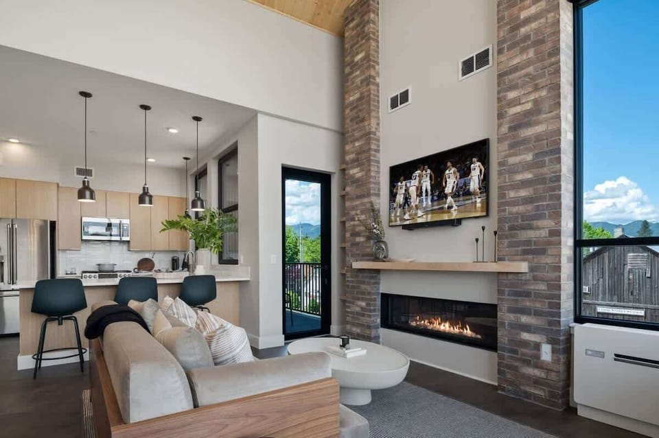 Professionally furnished. Enjoy Samsung Frame TV, YouTube TV provided too