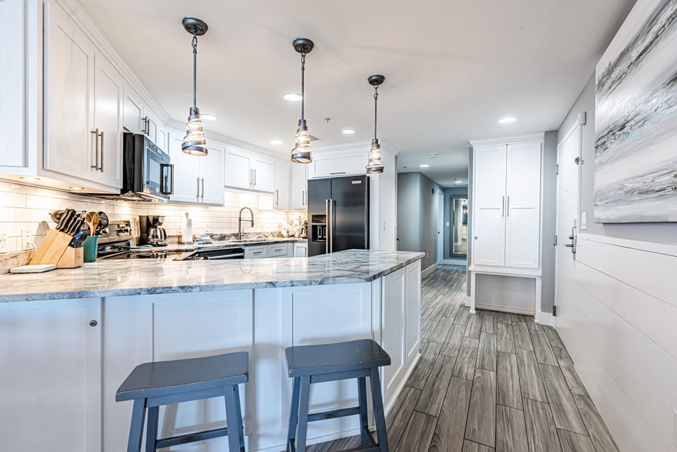 Breakfast Bar & Kitchen
