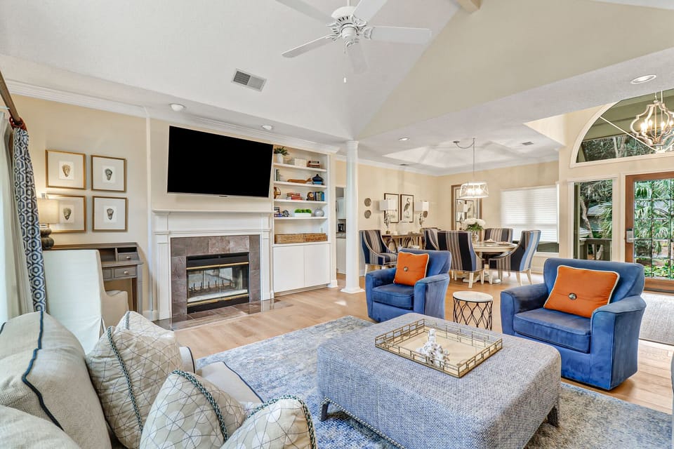 35 Battery Road | Living Room - 35 Battery Road | Living Room